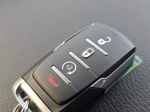 New 2026 RAM 1500 4x4 Crew Cab image 27