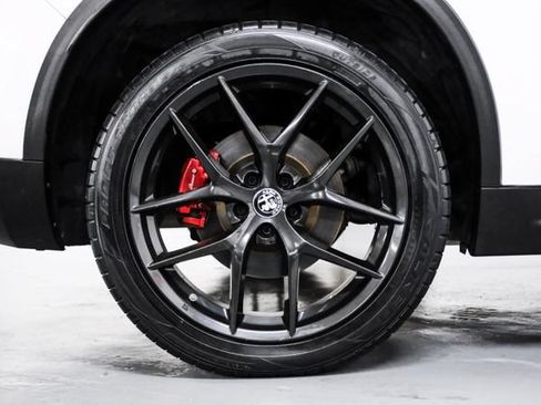 Used 2019 Alfa Romeo Stelvio w/ Nero Edizione RWD image 73