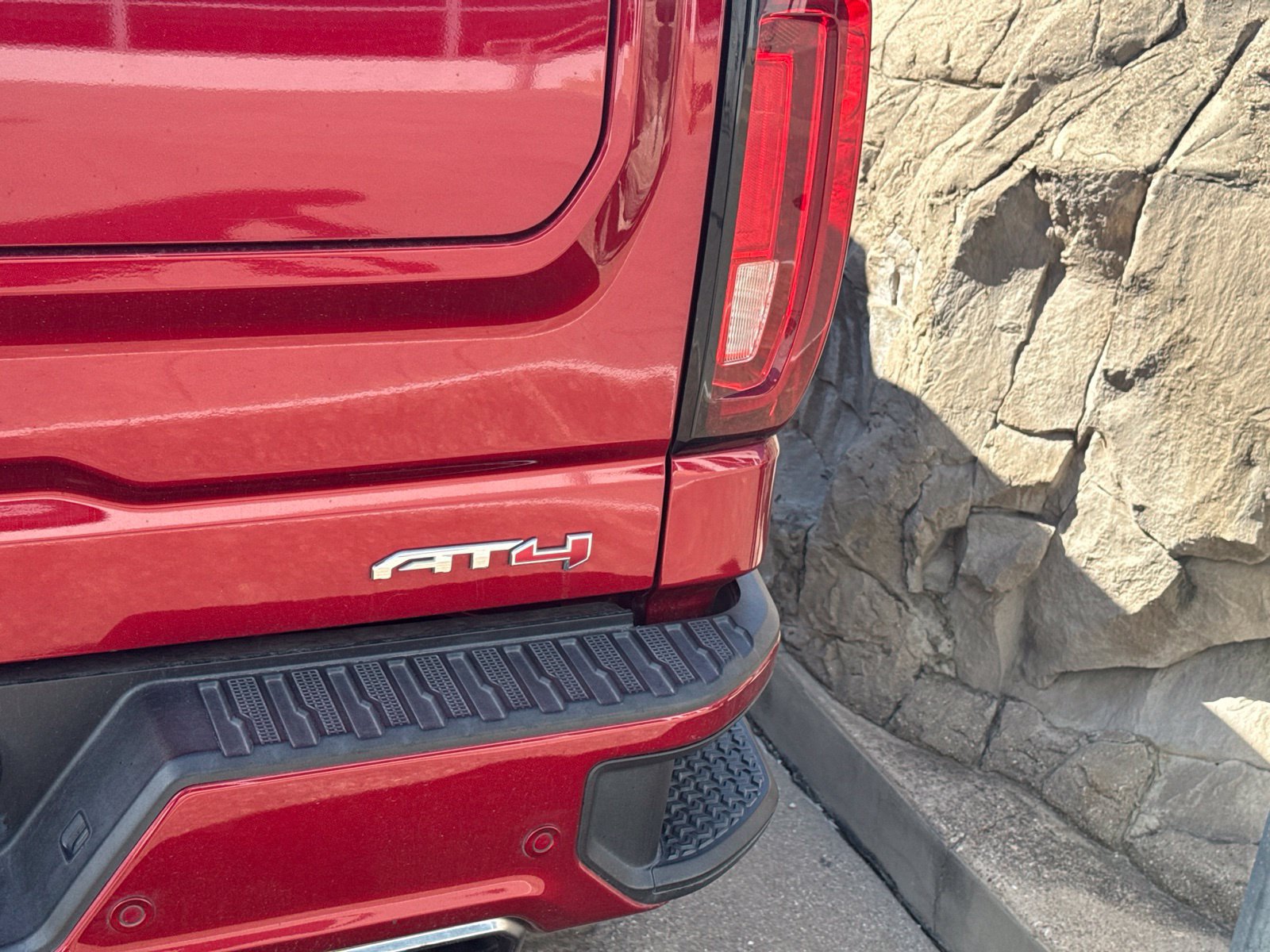 Used 2021 GMC Sierra 1500 AT4 w/ Driver Alert Package I AWD/4WD image 10