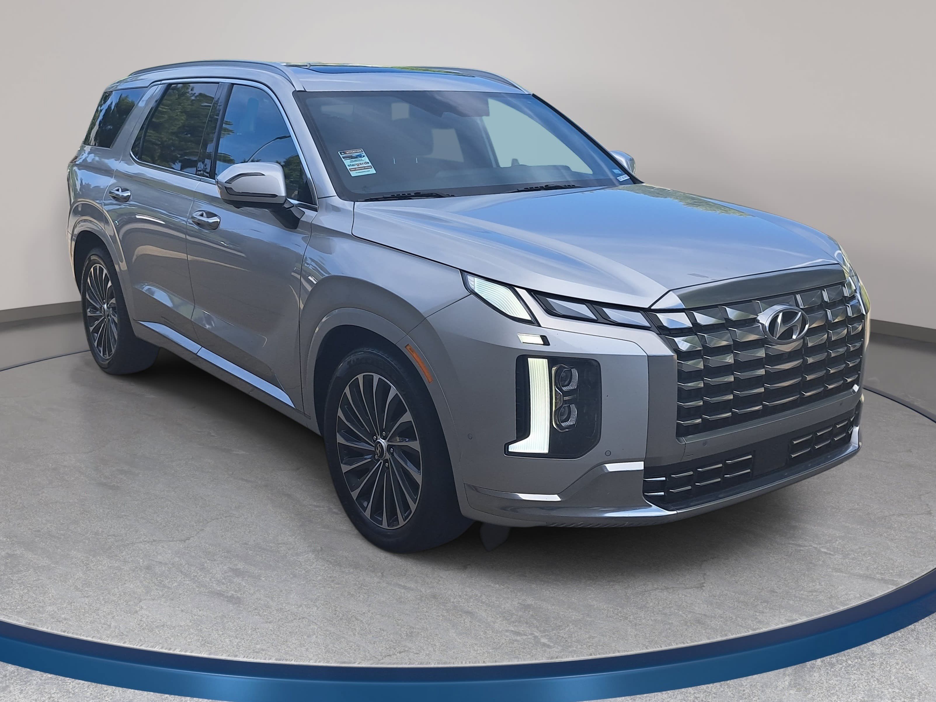 Used 2024 Hyundai Palisade Calligraphy FWD image 3
