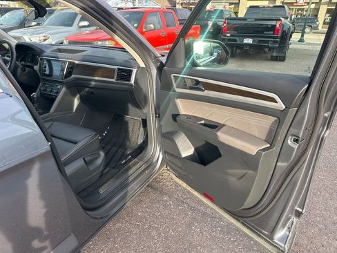 Used 2021 Volkswagen Atlas SE image 17