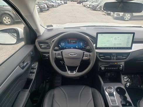 Used 2025 Ford Escape Platinum w/ Premium Technology Package image 14