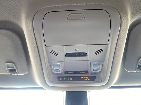 Used 2023 GMC Acadia AT4 image 29