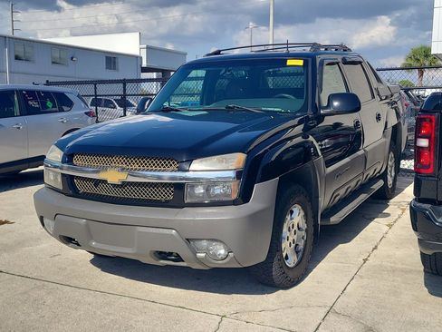 Used 2002 Chevrolet Avalanche 4x4 w/ North Face Edition image 1
