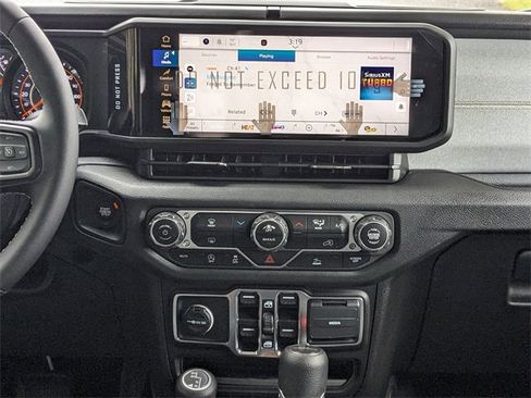 New 2025 Jeep Gladiator Sport image 18