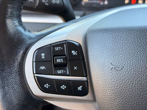 Used 2022 Ford Explorer XLT w/ Equipment Group 202A RWD image 28