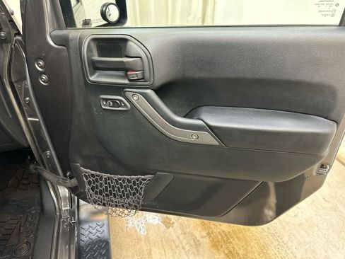 Used 2017 Jeep Wrangler Unlimited Sport w/ Quick Order Package 24S AWD/4WD image 25