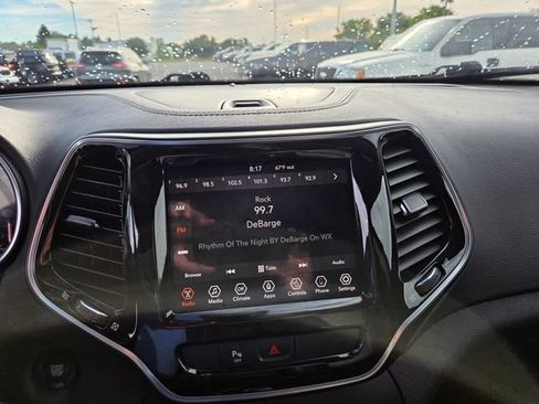 Used 2019 Jeep Cherokee Limited AWD/4WD image 8