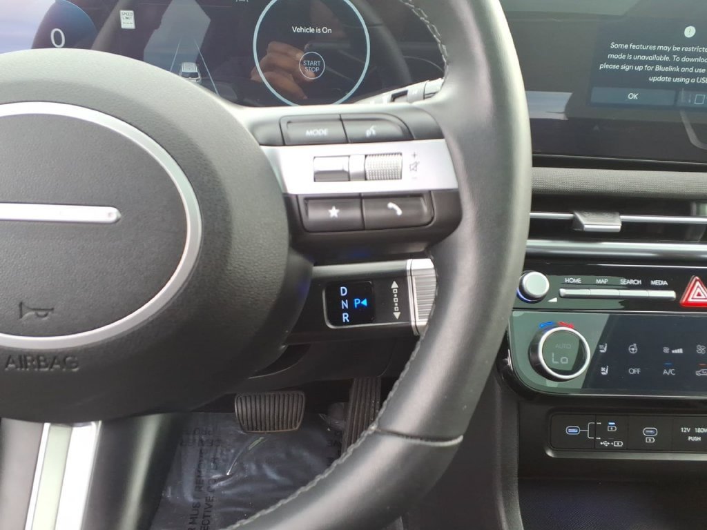 Used 2025 Hyundai Tucson Limited AWD/4WD image 29