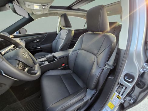 Used 2022 Lexus ES 350 w/ Premium Package FWD image 11