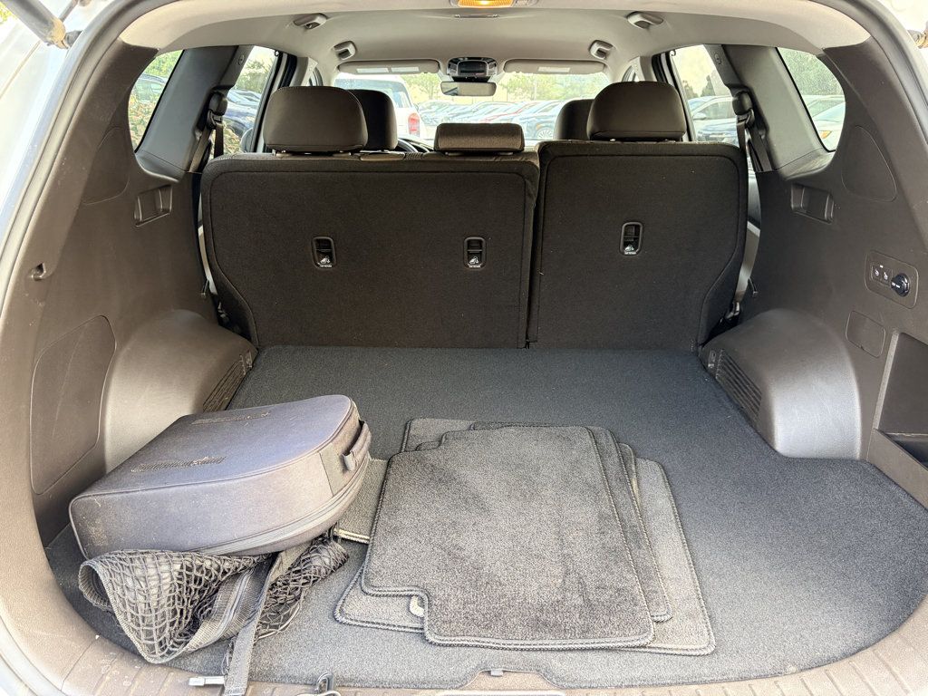 Used 2023 Hyundai Santa Fe SEL Convenience w/ Cargo Package AWD/4WD image 17
