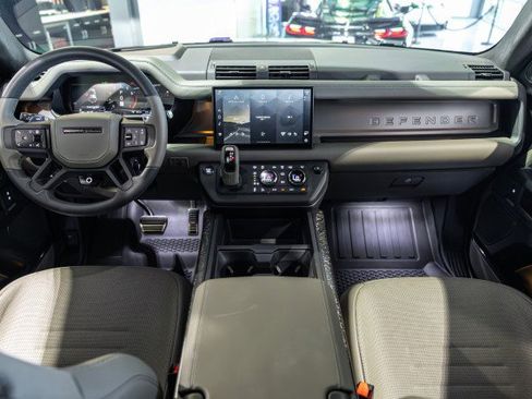 Used 2025 Land Rover Defender 110 AWD/4WD image 47