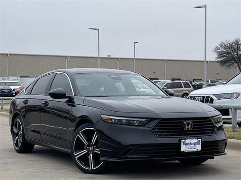 Used 2025 Honda Accord Sport image 2