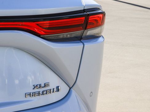 Used 2022 Toyota Mirai w/ Advanced Technology Package RWD image 13