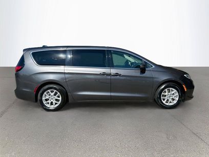 Used 2023 Chrysler Pacifica Touring-L