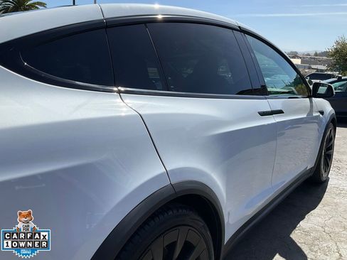 Used 2022 Tesla Model X image 91