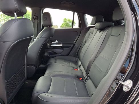 Used 2023 Mercedes-Benz GLA 250 4MATIC image 10