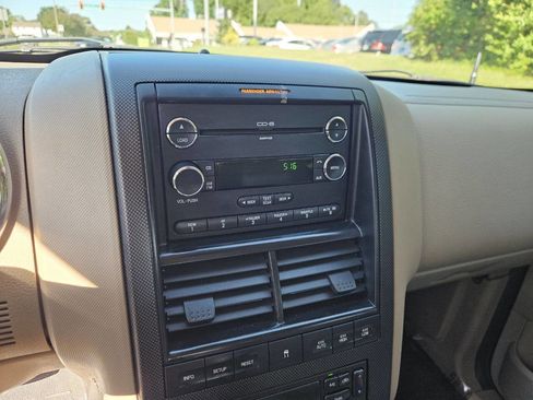 Used 2007 Ford Explorer Sport Trac Limited AWD/4WD image 22