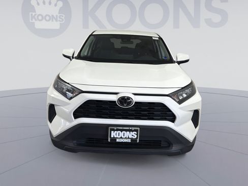 Used 2022 Toyota RAV4 LE AWD/4WD image 11