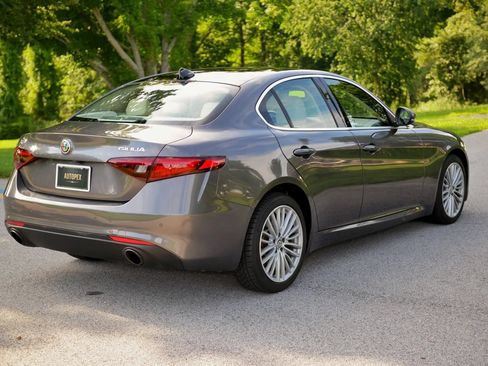 Used 2018 Alfa Romeo Giulia Ti w/ Quick Order Package 22X Lusso AWD/4WD image 26