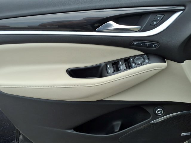 Used 2020 Buick Enclave Premium w/ Sun and Sites Package FWD image 9