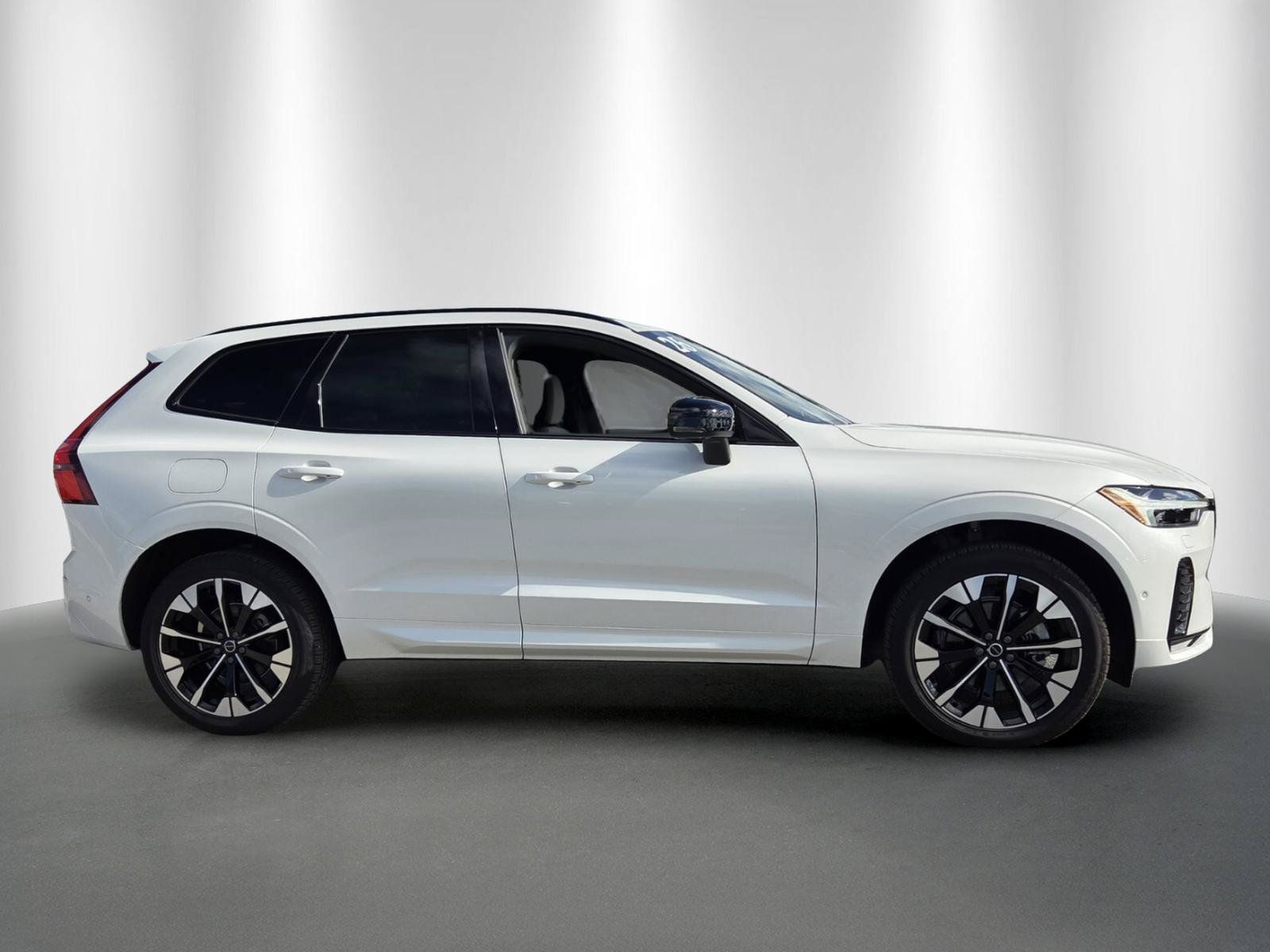 Used 2026 Volvo XC60 B5 Plus w/ Protection Package Premier AWD/4WD image 8