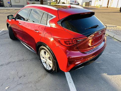 Used 2019 INFINITI QX30 w/ Navigation Package image 8