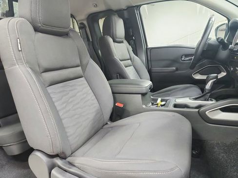 Used 2024 Nissan Frontier SV w/ SV Convenience Package RWD image 37