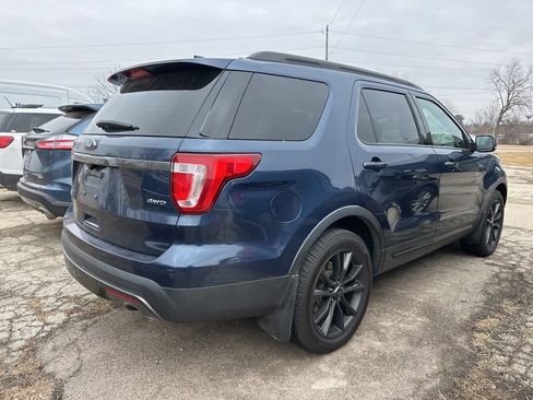 Used 2017 Ford Explorer XLT w/ Equipment Group 202A image 8