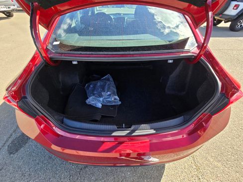 Used 2024 Chevrolet Malibu LT image 9