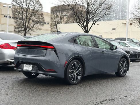 Used 2024 Toyota Prius XLE image 6