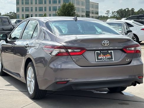 Used 2022 Toyota Camry LE FWD image 3