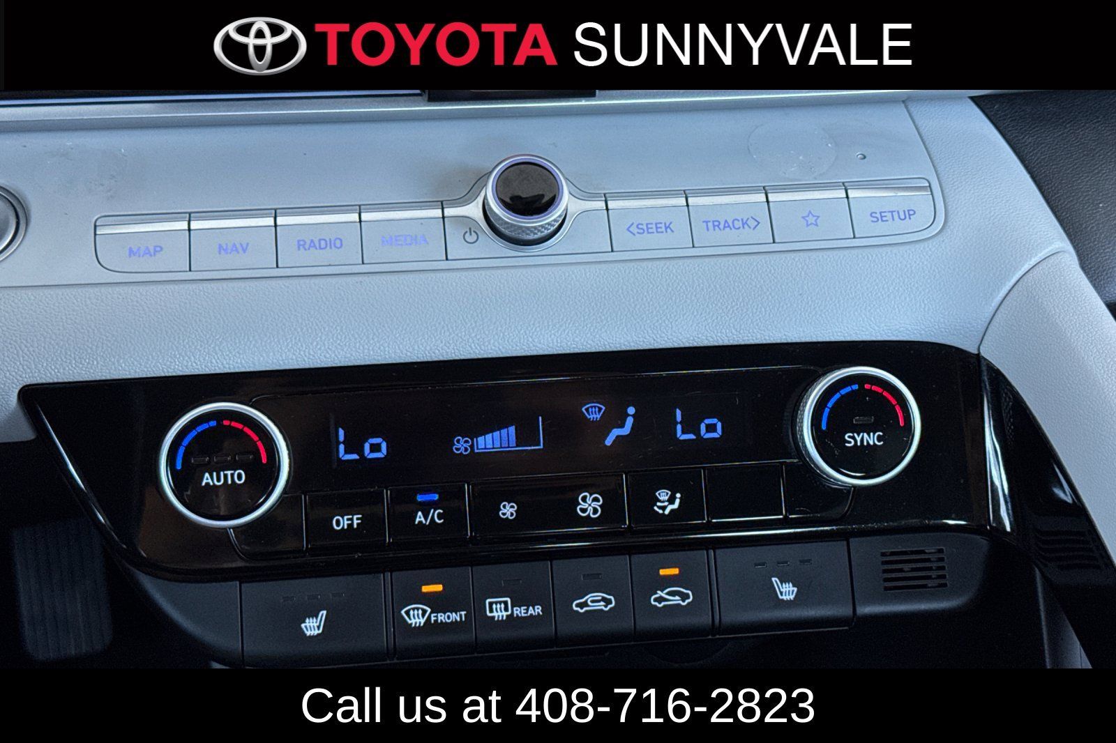 Used 2025 Hyundai Elantra Limited FWD image 24