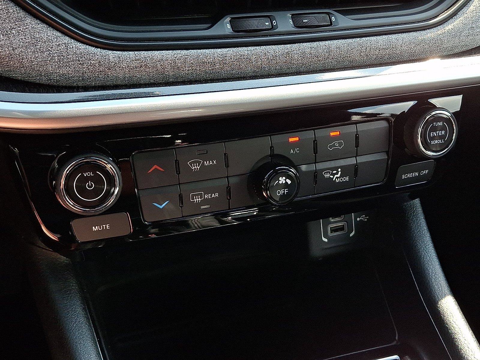 Certified 2023 Jeep Compass Latitude AWD/4WD image 17