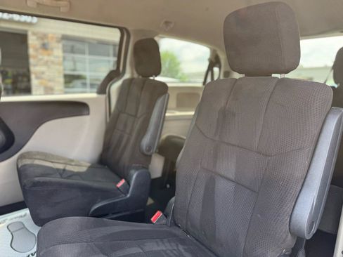 Used 2016 Dodge Grand Caravan w/ SE Plus Package FWD image 11