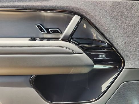 New 2026 Land Rover Range Rover Sport SE AWD/4WD image 16
