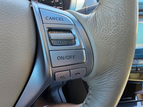Used 2013 Nissan Altima 2.5 SL w/ Technology Pkg FWD image 33