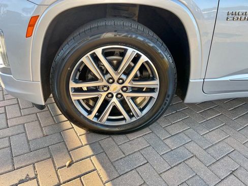 Used 2022 Chevrolet Traverse High Country image 10