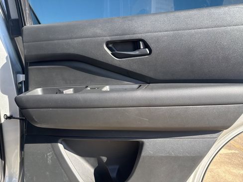 Certified 2024 Nissan Pathfinder SV image 18