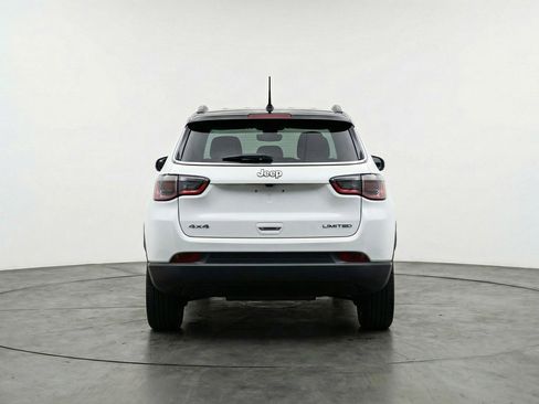 Used 2025 Jeep Compass Limited image 7