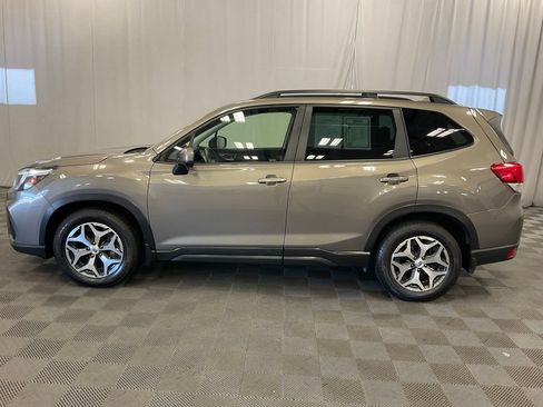 Used 2021 Subaru Forester Premium AWD/4WD image 9