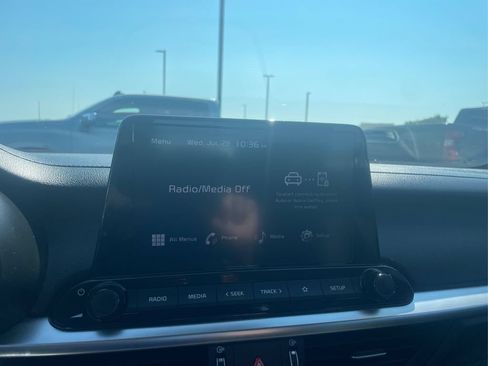Used 2023 Kia Forte LXS w/ LXS Technology Package FWD image 11