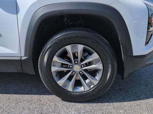 Used 2026 Chevrolet Equinox LT FWD image 12