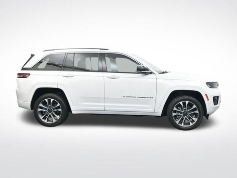 Used 2023 Jeep Grand Cherokee Overland image 4