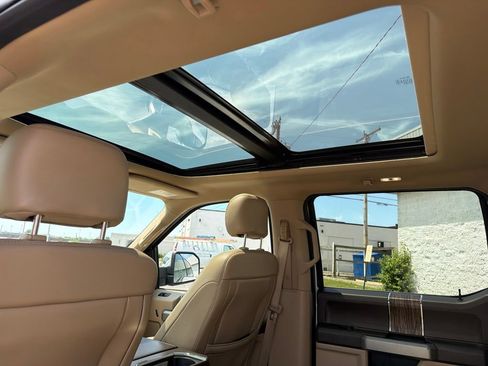 Used 2018 Ford F150 Lariat w/ Equipment Group 502A Luxury AWD/4WD image 13