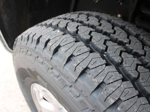 Used 2024 RAM 3500 Tradesman w/ Chrome Appearance Group AWD/4WD image 12