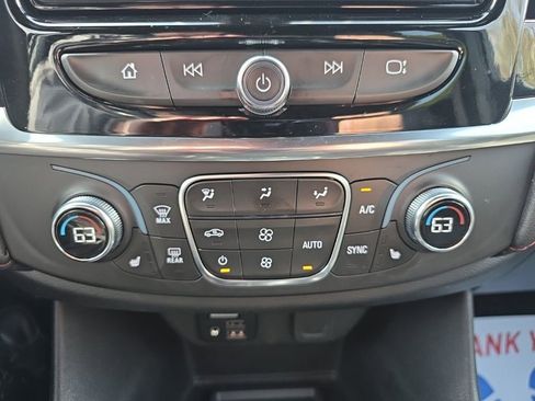 Used 2023 Chevrolet Traverse RS image 32