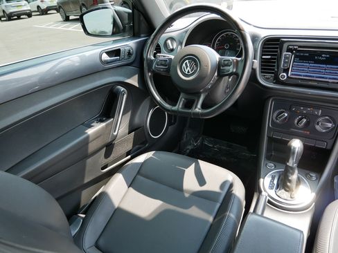 Used 2014 Volkswagen Beetle 1.8T FWD image 9