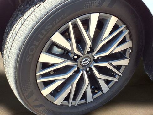 Used 2025 Nissan Altima 2.5 SV image 32