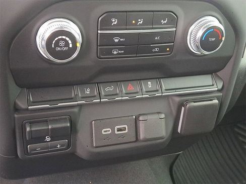 Used 2024 GMC Sierra 2500 Pro w/ Convenience Package image 14